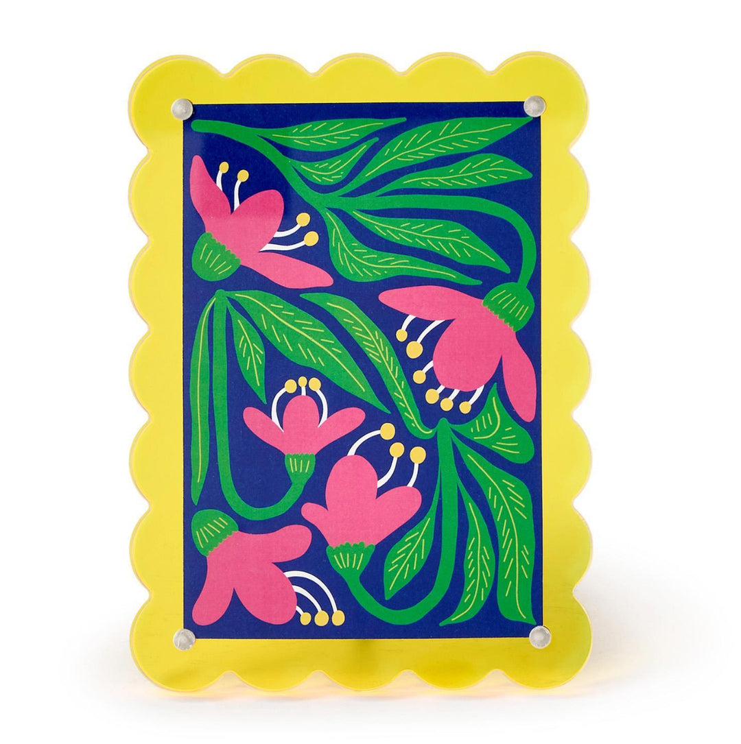 Twos Company 4x6 Acrylic Magnetic Scalloped Frame Set Of Three