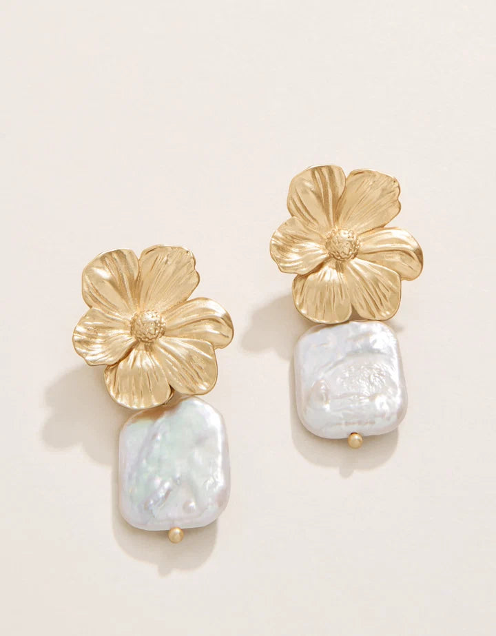Spartina 449 Windflower Pearl Earrings Pearl White