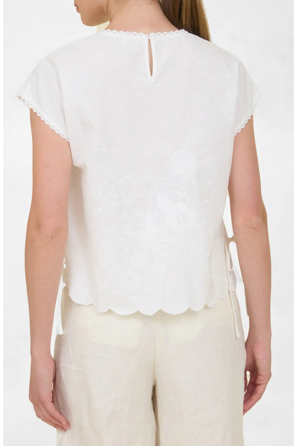 Zoe and Claire Linen White Embroidered Top