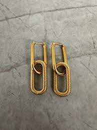 Saint Fantale Interlock Earring
